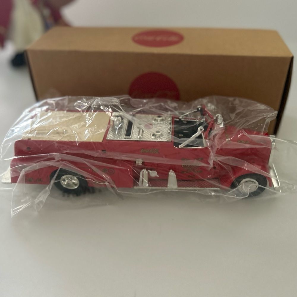 Vintage Ertl Coca-Cola 1955 ward Lafrance Pumper Fire Truck Die Cast # 3447 - Picture 9 of 12